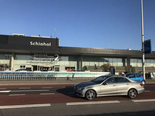 Taxi van Waspik naar de luchthaven – luchthavenvervoer